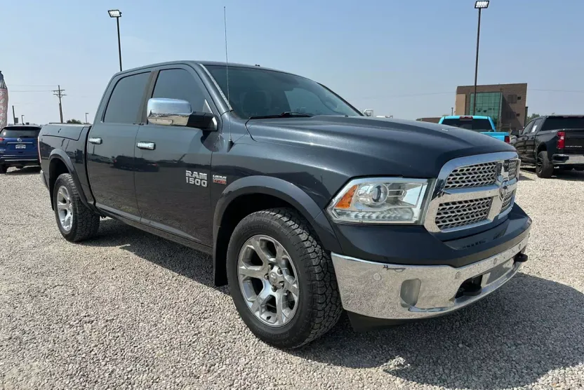 2016 Ram 1500 Laramie photo 1