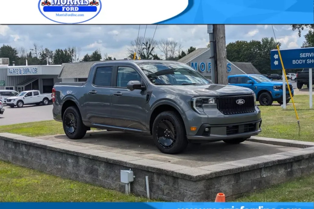 2025 Ford Maverick photo 1