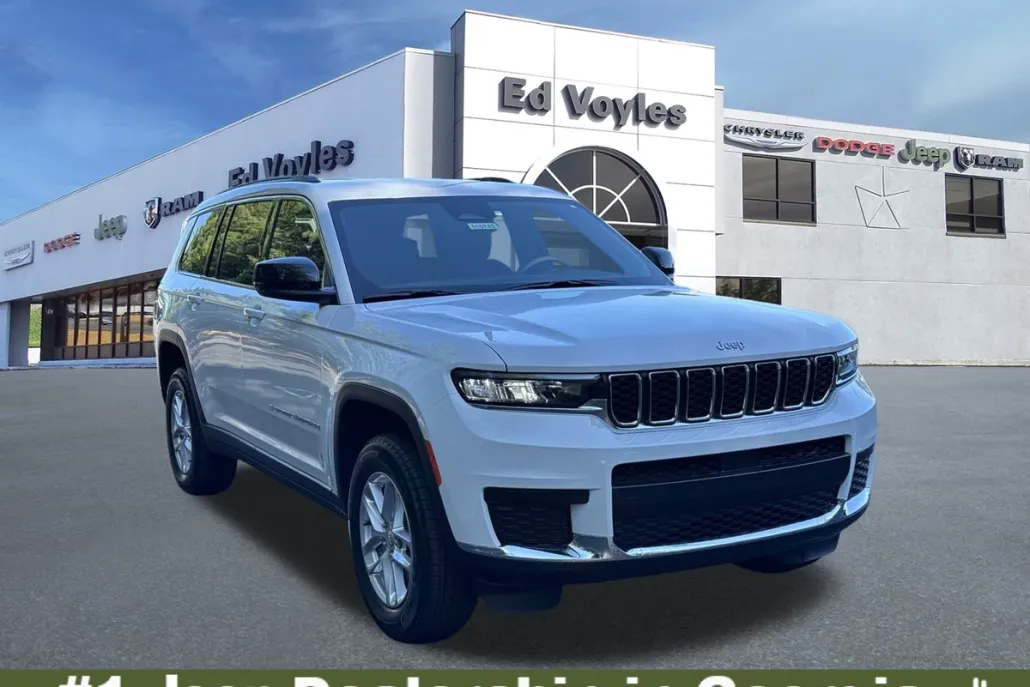 2025 Jeep Grand Cherokee Laredo photo 1