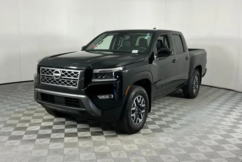 2024 Nissan Frontier SL photo 1