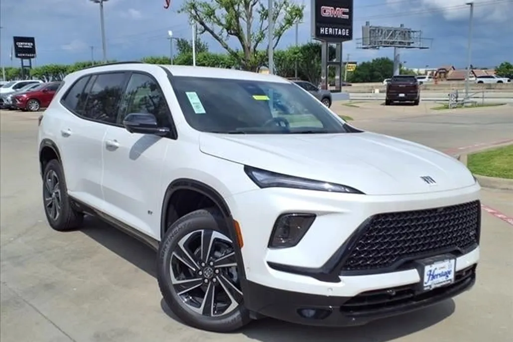 2025 Buick Enclave Sport Touring photo 1