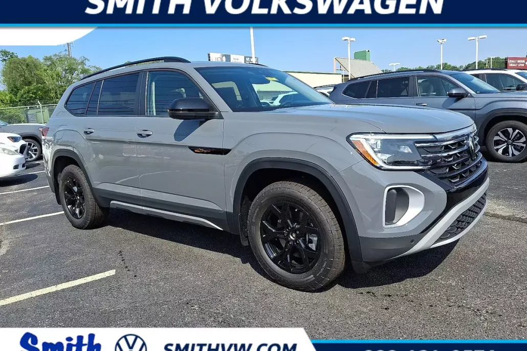 2025 Volkswagen Atlas Peak Edition SE photo 1