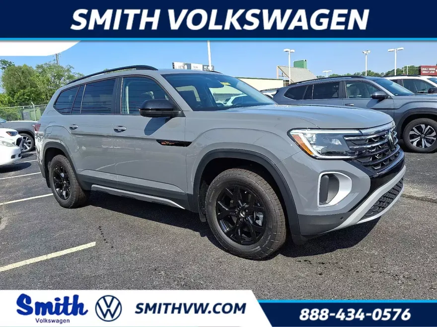 2025 Volkswagen Atlas Peak Edition SE photo 1