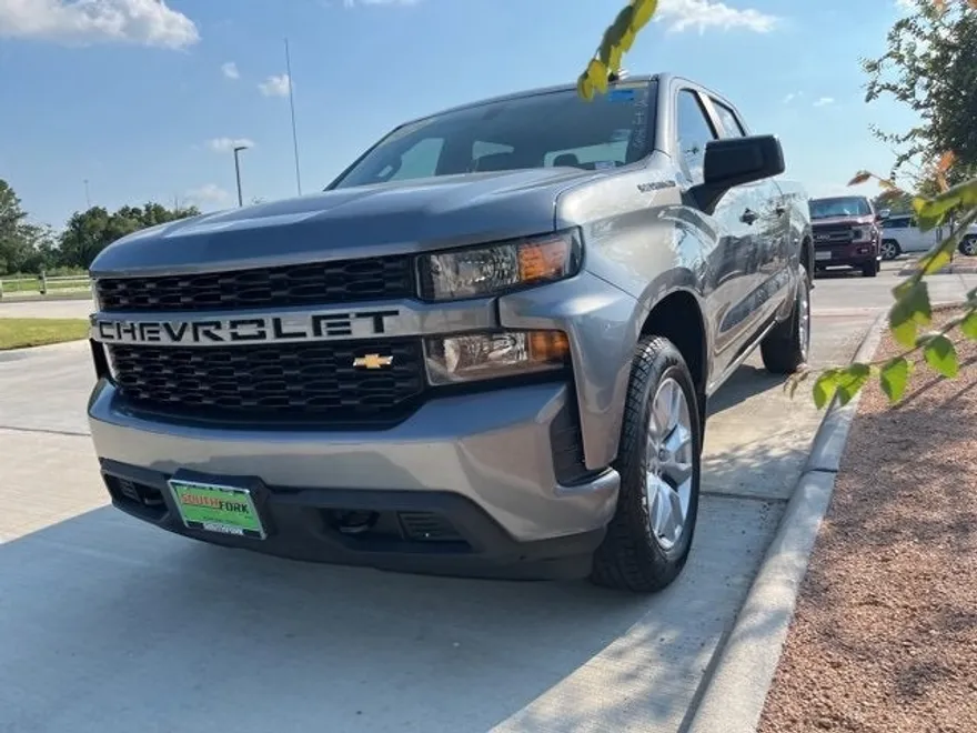 2020 Chevrolet Silverado 1500 Custom photo 1