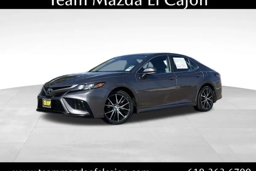 2024 Toyota Camry SE photo 1