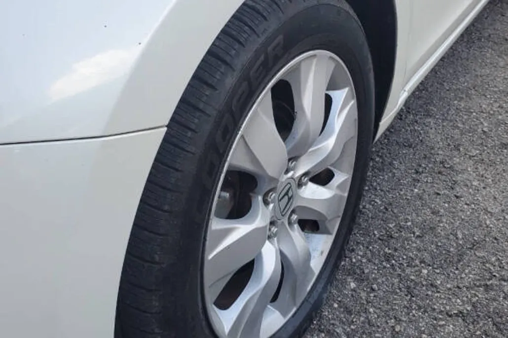 2010 Honda Accord EX-L V6 photo 1