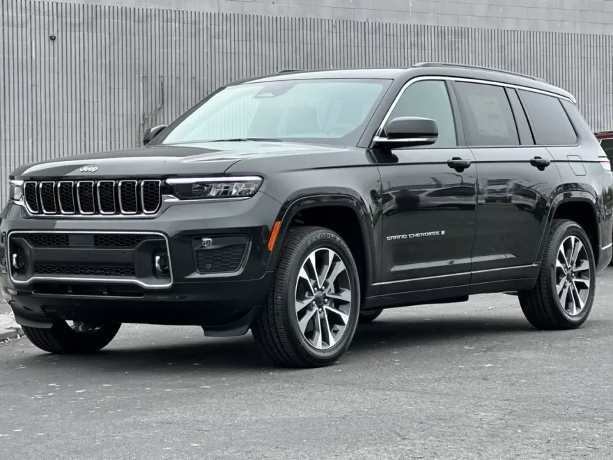 2024 Jeep Grand Cherokee Overland photo 7
