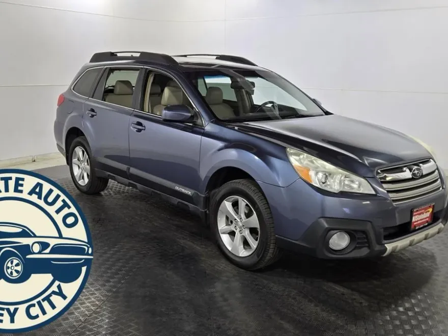 2013 Subaru Outback 2.5i photo 1