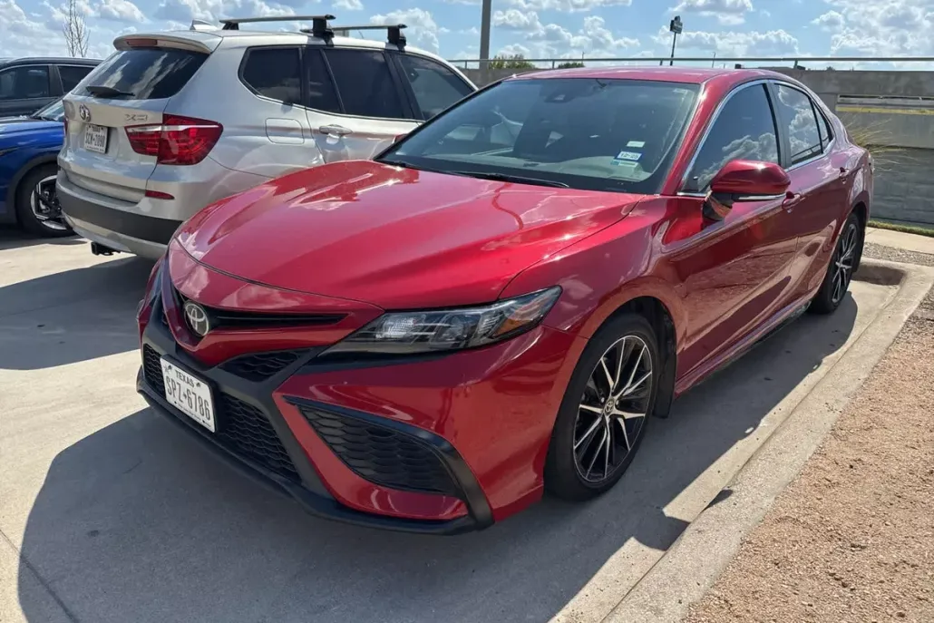 2023 Toyota Camry SE photo 1