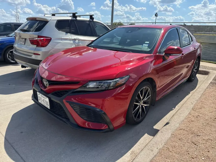 2023 Toyota Camry SE photo 1