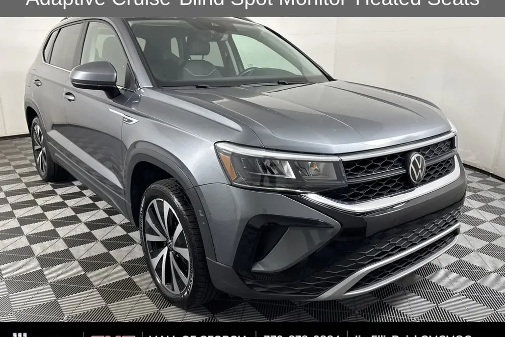 2024 Volkswagen Taos SE photo 1