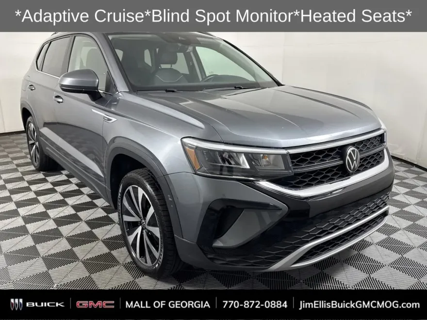 2024 Volkswagen Taos SE photo 1