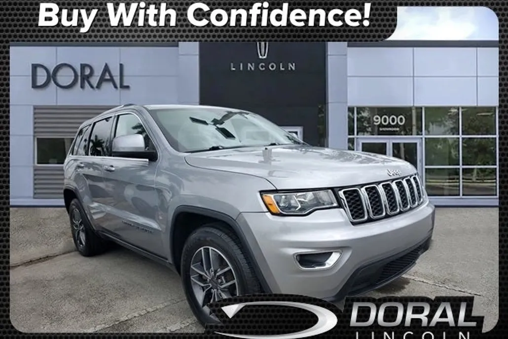 2019 Jeep Grand Cherokee Laredo E photo 1