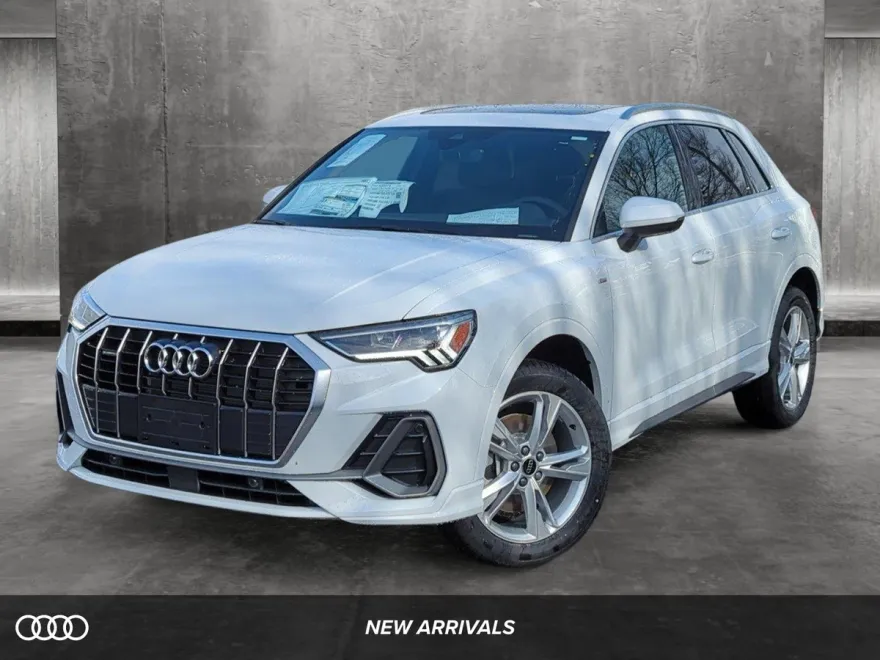 2024 Audi Q3 45 TFSI S line Premium photo 1