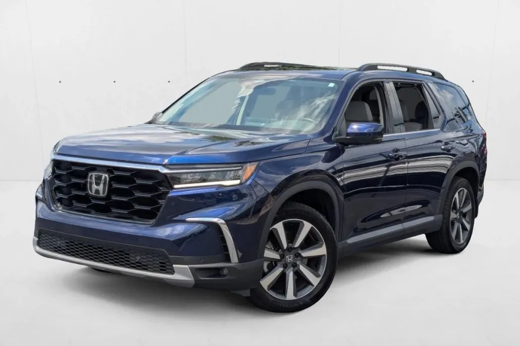 2023 Honda Pilot Touring photo 1