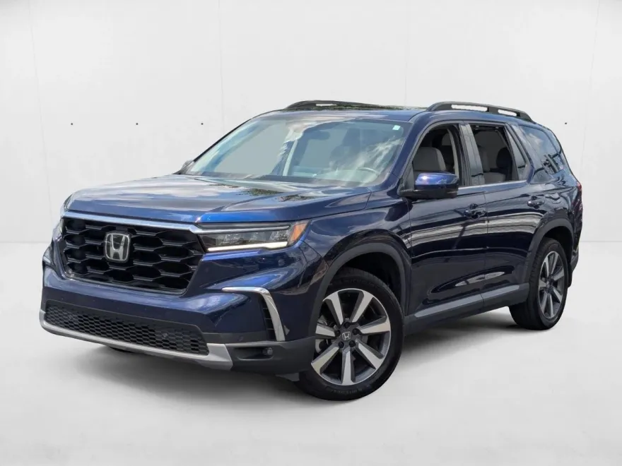 2023 Honda Pilot Touring photo 1