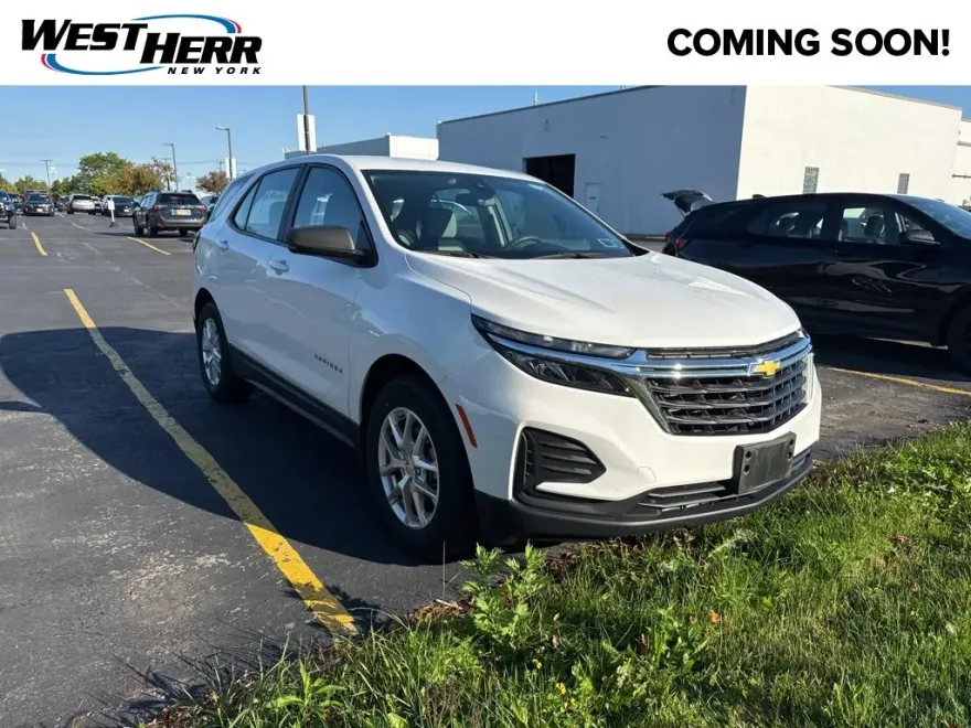 2022 Chevrolet Equinox LS photo 1