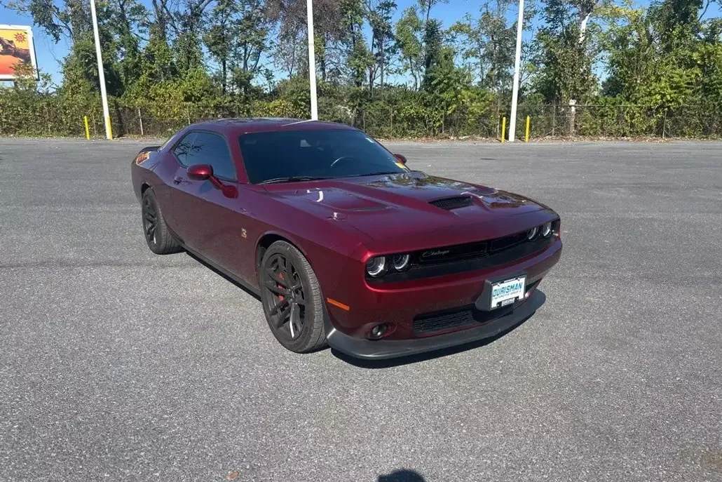 2023 Dodge Challenger R/T Scat Pack photo 1