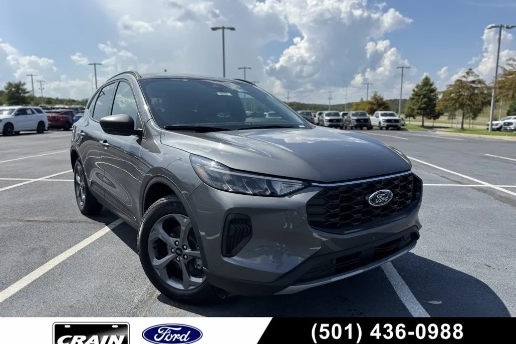 2025 Ford Escape Hybrid ST-Line photo 1