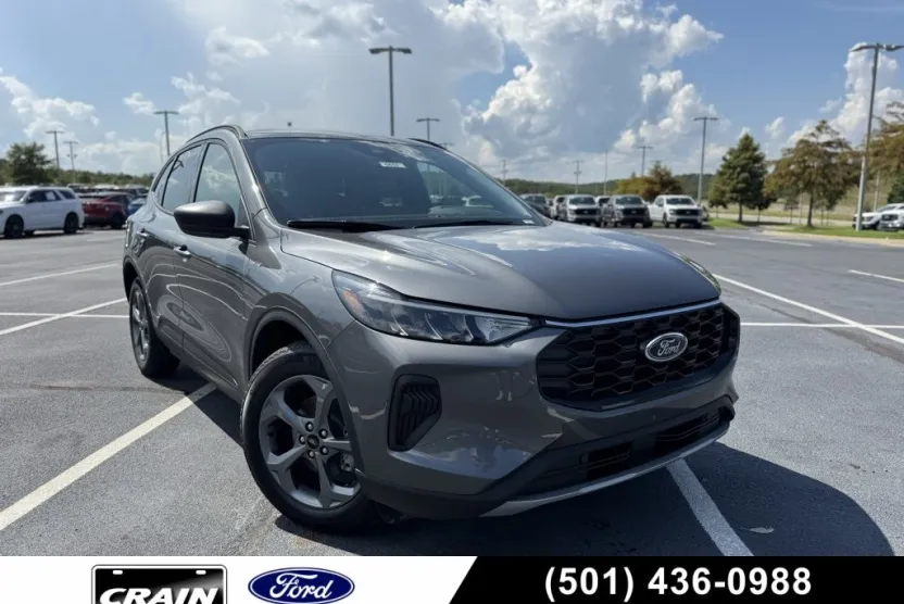 2025 Ford Escape Hybrid ST-Line photo 1