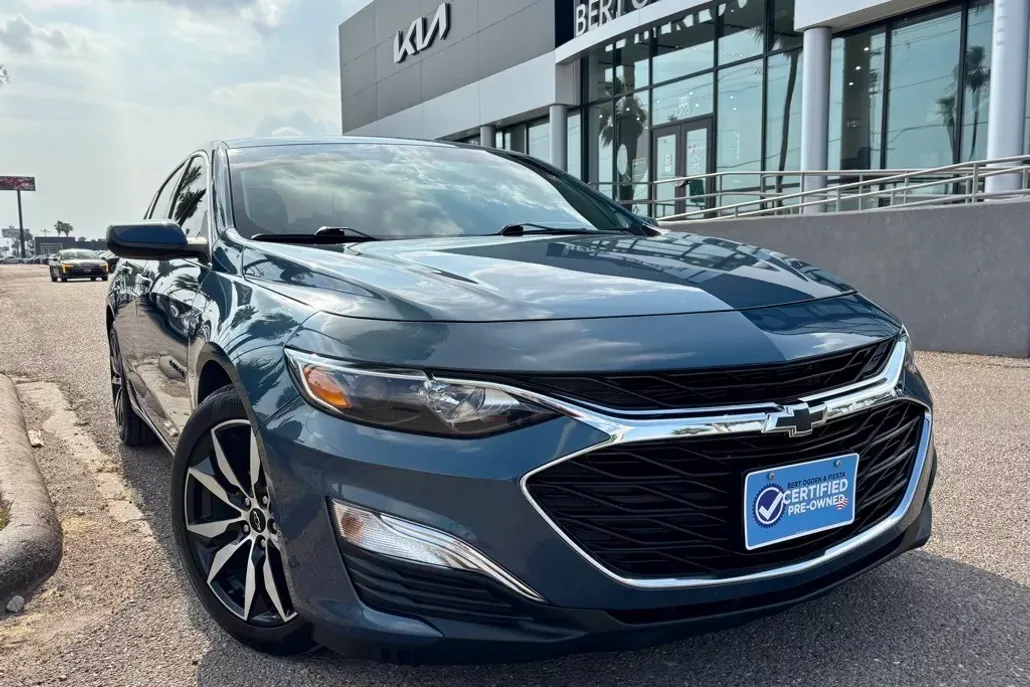 2024 Chevrolet Malibu RS photo 1