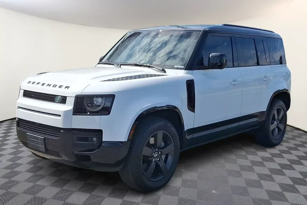 2024 Land Rover Defender 110 X-Dynamic SE photo 1