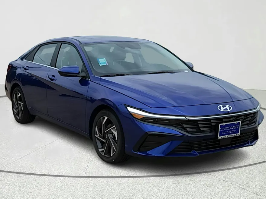 2025 Hyundai Elantra SEL Convenience photo 1
