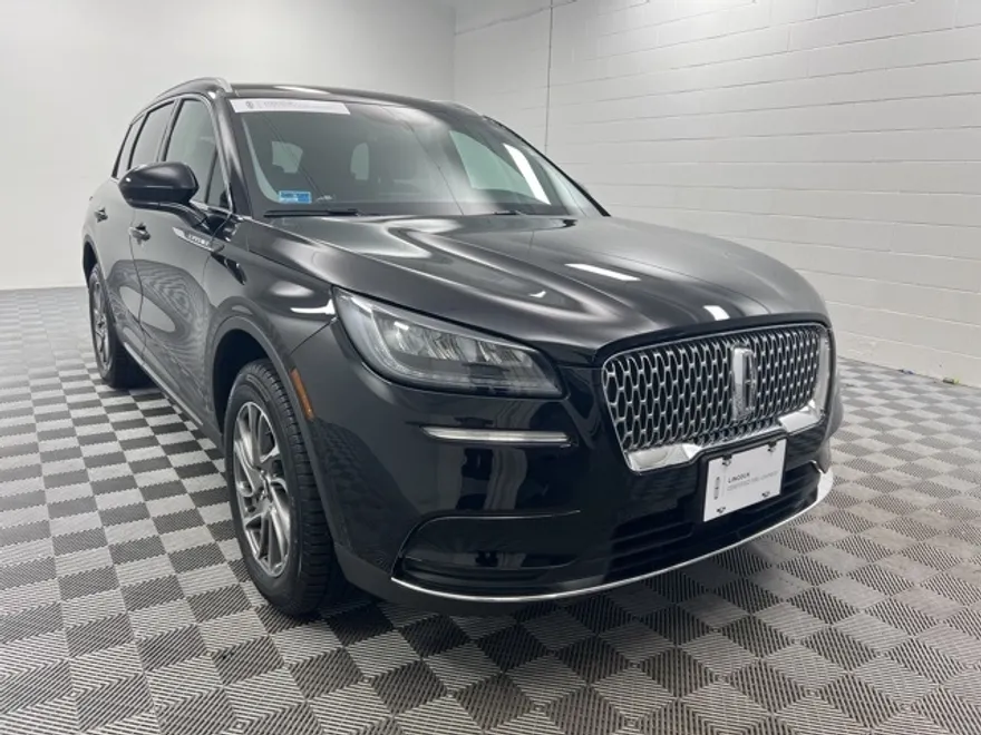 2022 Lincoln Corsair Standard photo 1