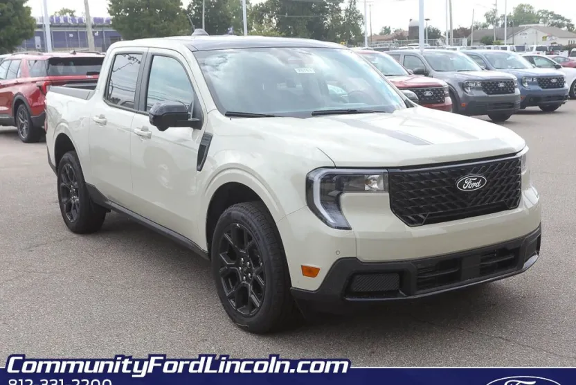 2025 Ford Maverick Lariat photo 1