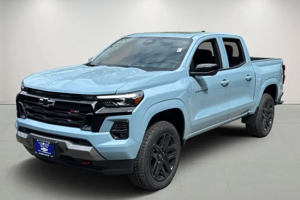 2025 Chevrolet Colorado Z71 photo 1
