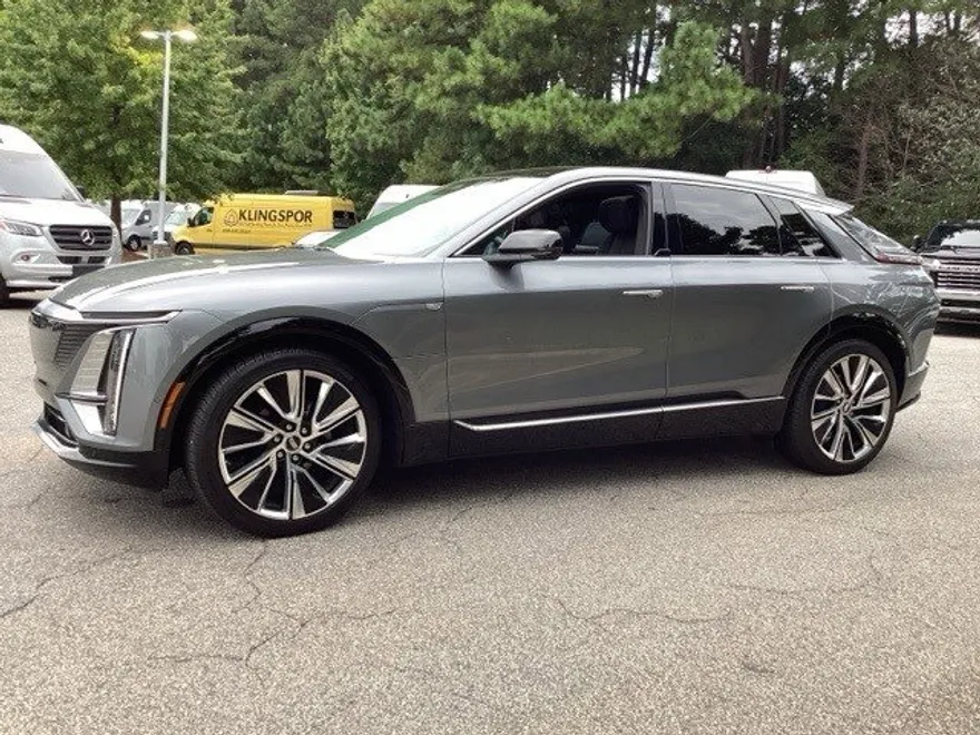 2023 Cadillac Lyriq Luxury photo 1