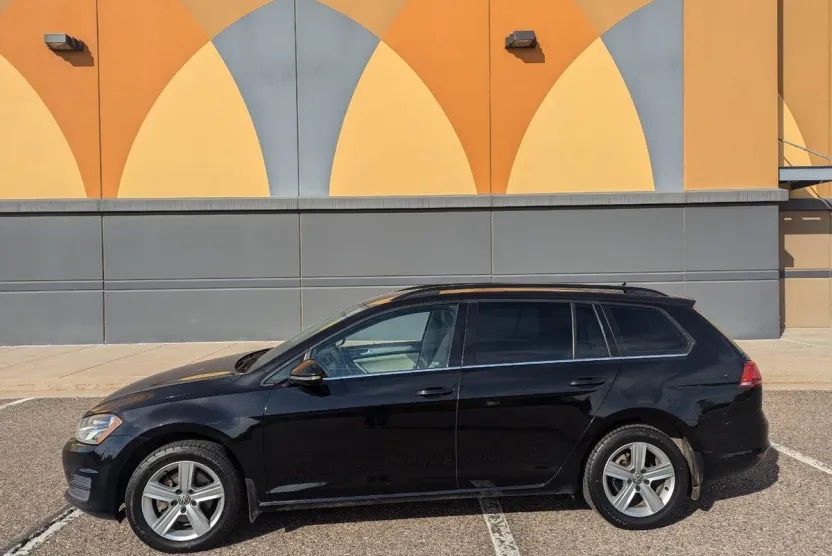 2015 Volkswagen Golf SportWagen TDI S photo 1