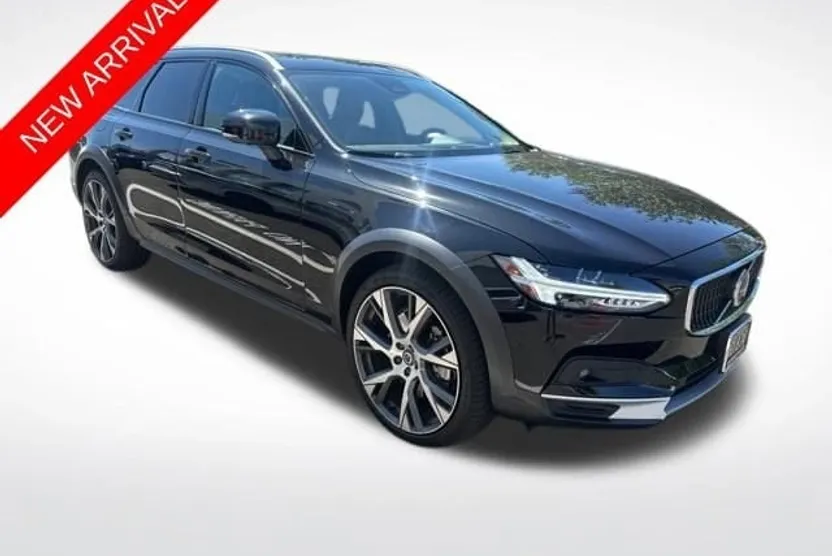 2023 Volvo V90 Cross Country B6 photo 1