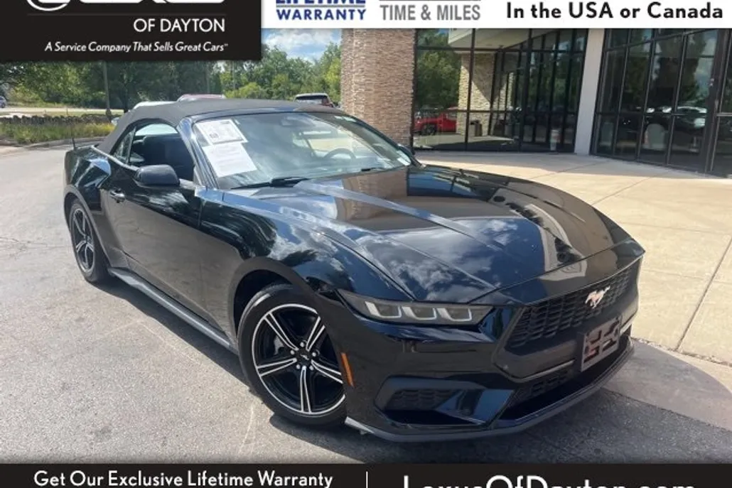 2024 Ford Mustang Convertible photo 1