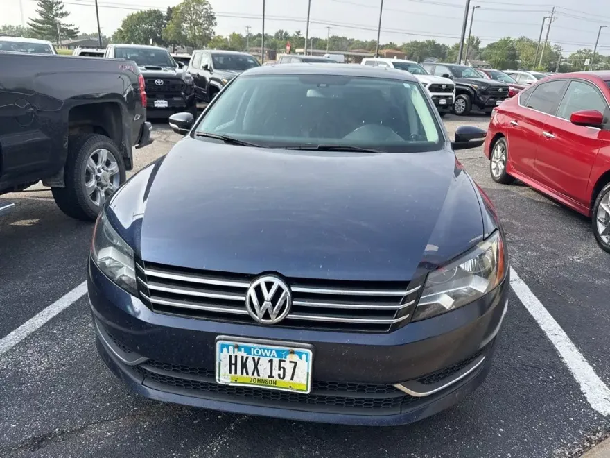 2014 Volkswagen Passat SE photo 1