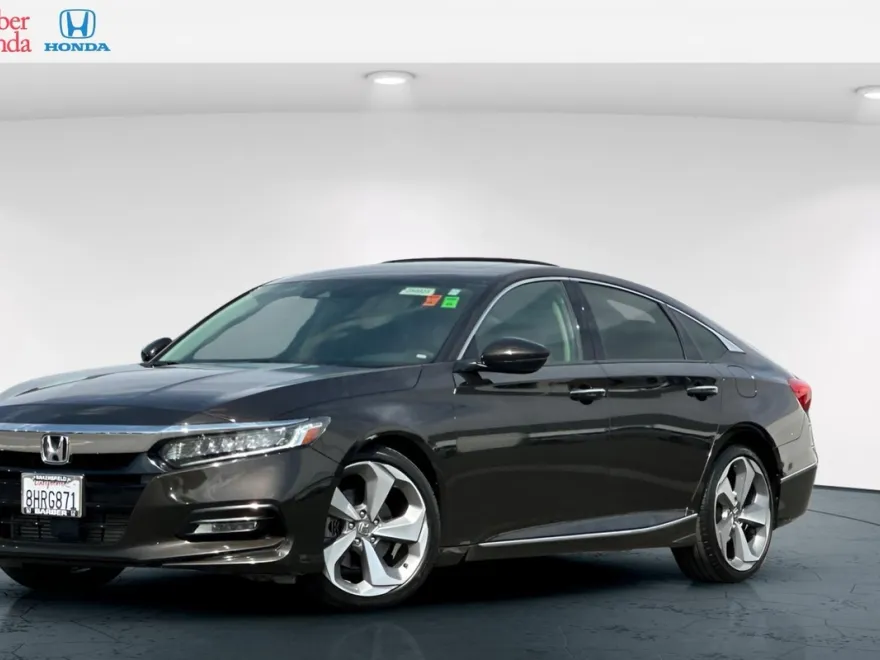 2018 Honda Accord Touring photo 1
