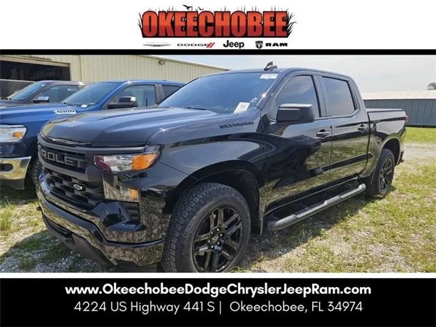 2024 Chevrolet Silverado 1500 Custom photo 1