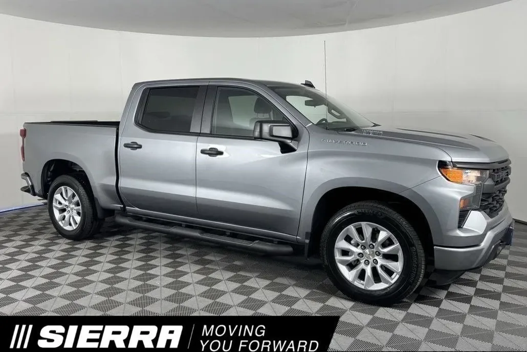 2025 Chevrolet Silverado 1500 Custom photo 1
