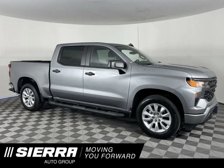 2025 Chevrolet Silverado 1500 Custom photo 1