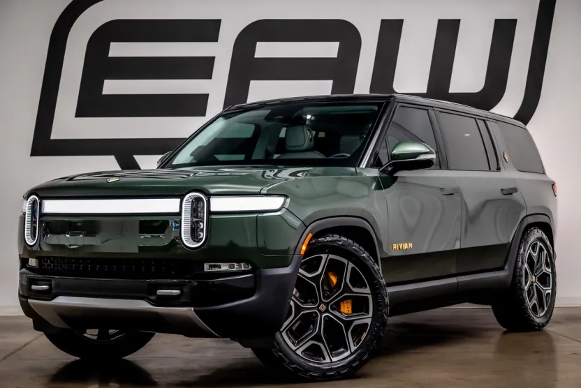 2023 Rivian R1S Adventure photo 1