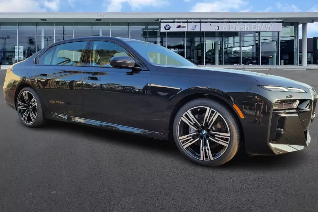 2025 Bmw 740i photo 1