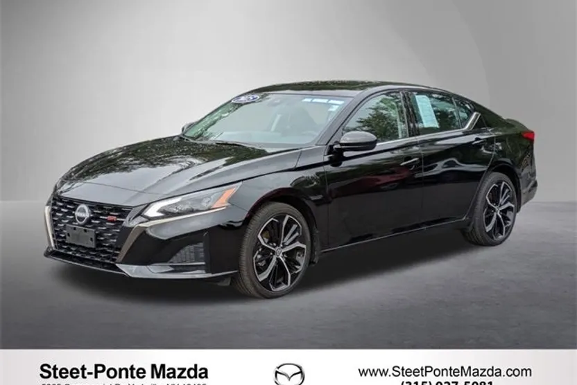 2025 Nissan Altima 2.5 SR photo 1