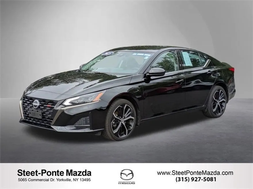 2025 Nissan Altima 2.5 SR photo 1