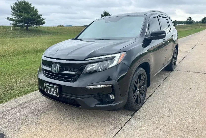 2021 Honda Pilot Special Edition photo 1