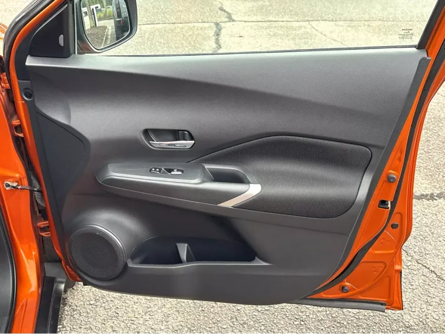 2021 Nissan Kicks SV photo 1