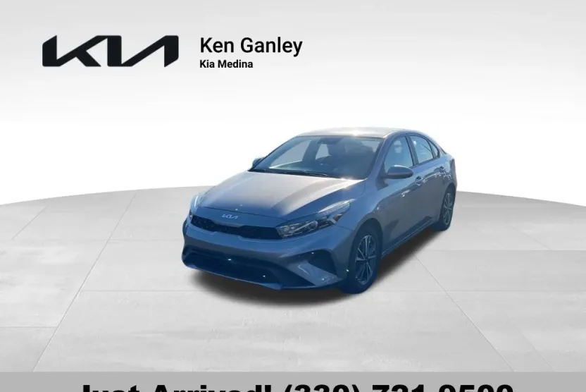 2023 Kia Forte LXS photo 1
