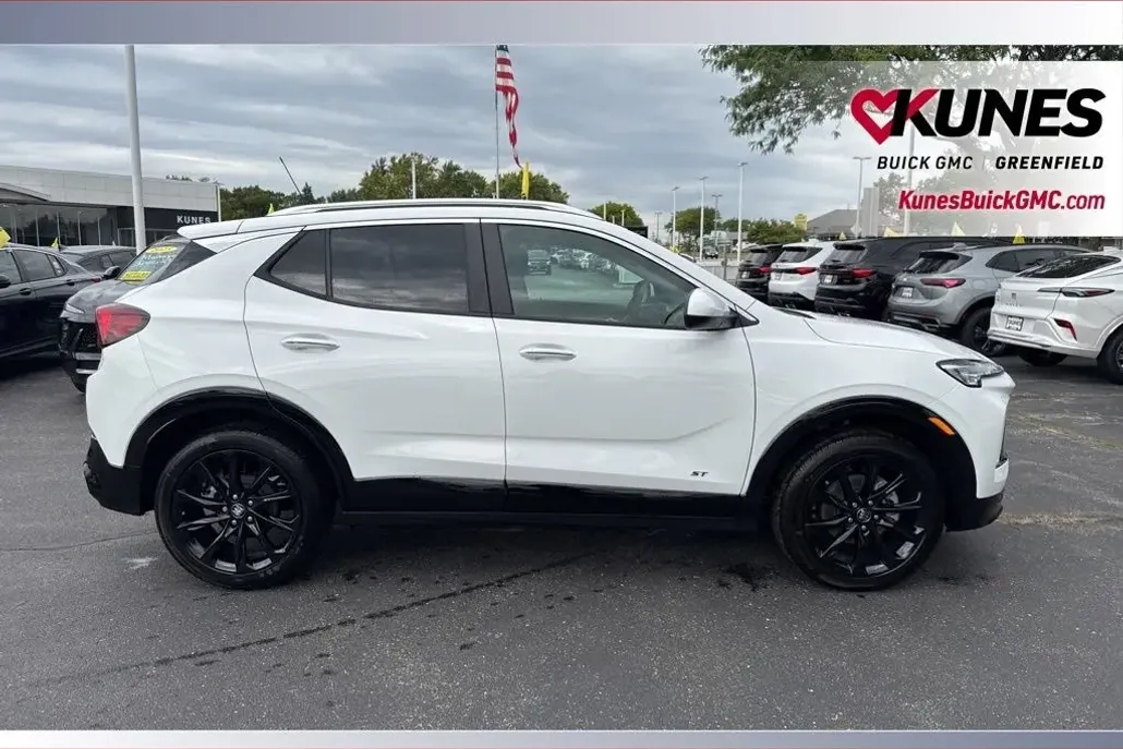 2026 Buick Encore GX Sport Touring photo 1