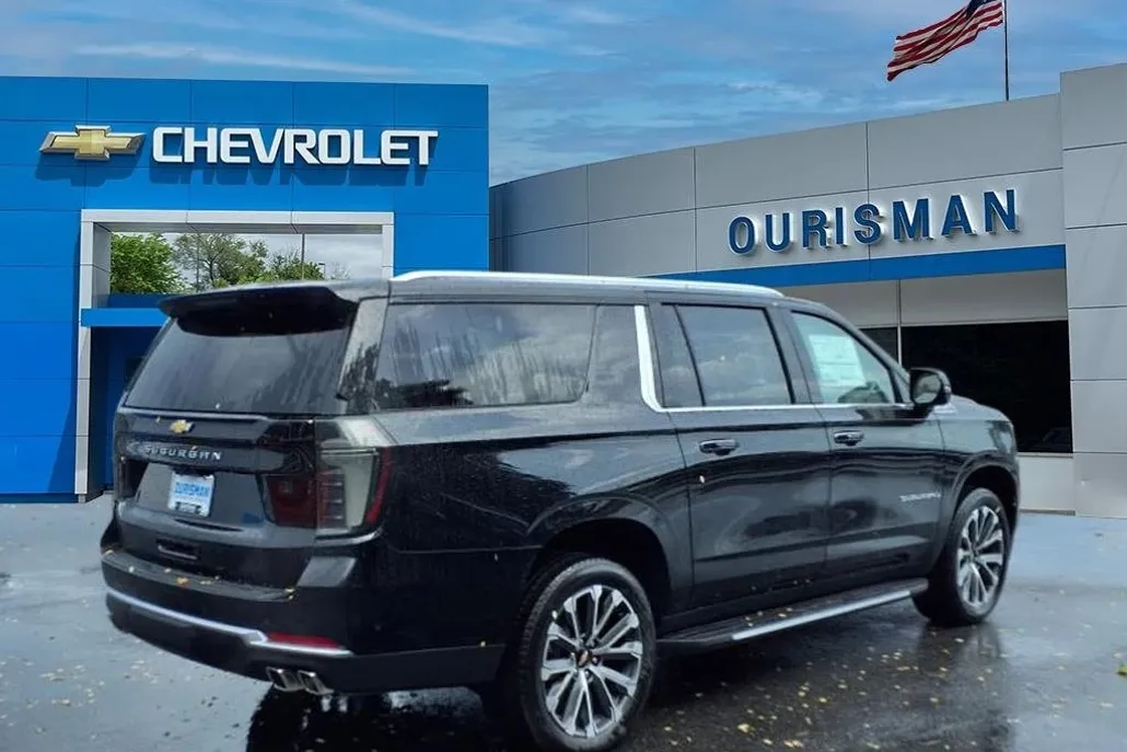 2025 Chevrolet Suburban High Country photo 1