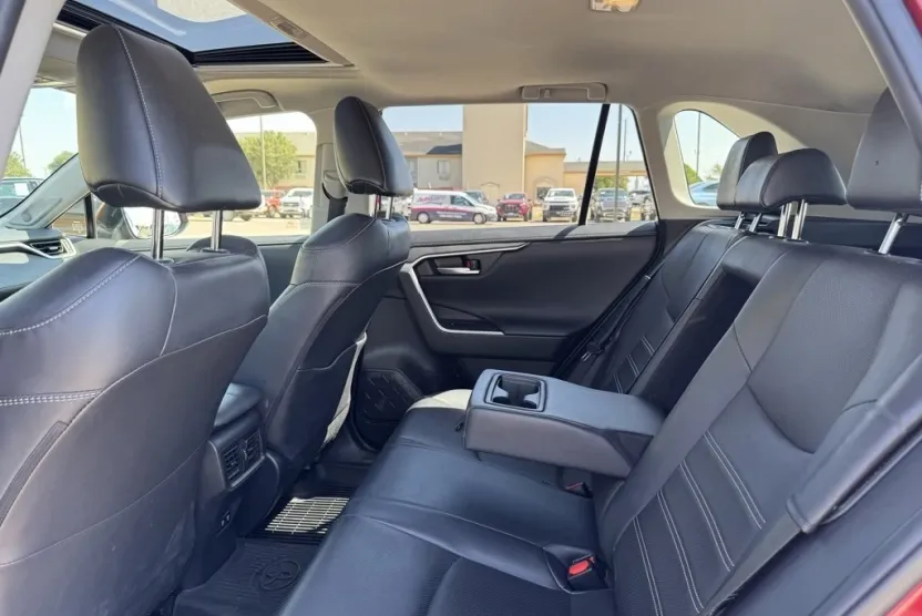 2020 Toyota RAV4 Hybrid Limited photo 1