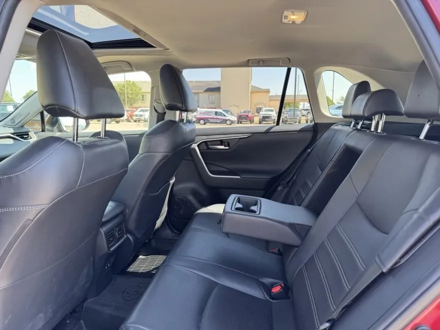 2020 Toyota RAV4 Hybrid Limited photo 1